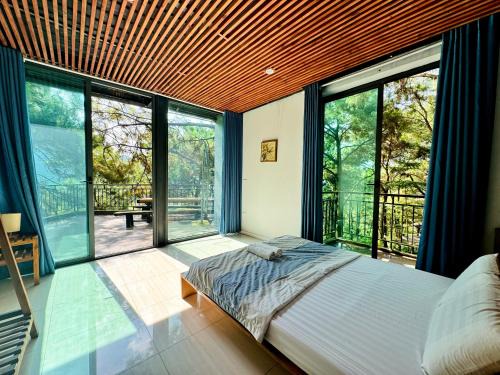 Soc Son Cabin | De'bay Retreat