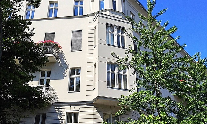 West Berlin Centre Apartment | Above the rooftops of Berlin