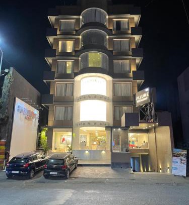 Surat Hotel | De Glance Hotel, Near Surat Railway Station