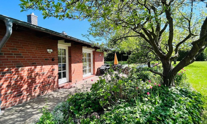 Lancken-Granitz House | Vacation home in Neu Reddevitz - For 2 vacation guests with garden/Boddenhus