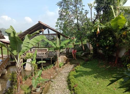 Pamijahan House | De Salak Homestay