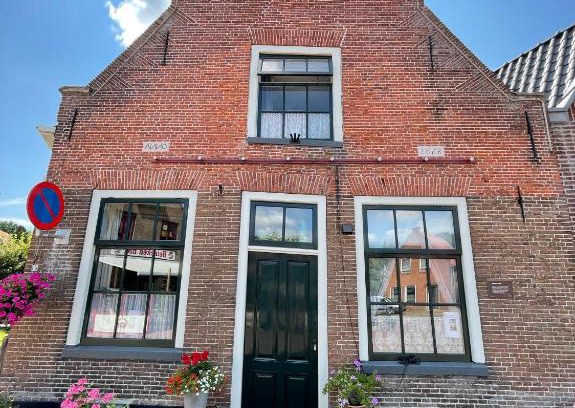 Vollenhove House | De Scheve Deur
