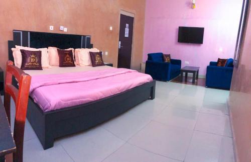 Oyigbo Hotel | De Stezi Hotel