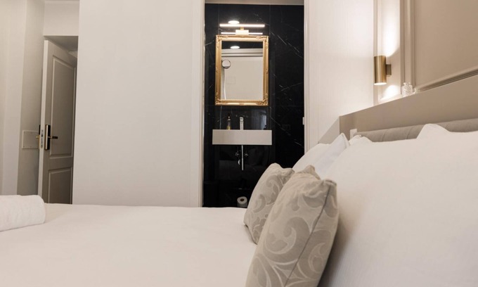 Esquilino Apartment | De Vince Suites Luxury Apartment