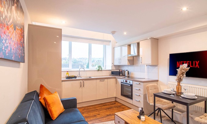 Kirkheaton Apartment | DealHouse 1-Bedroom Spiral Stairs & Shower-Bath
