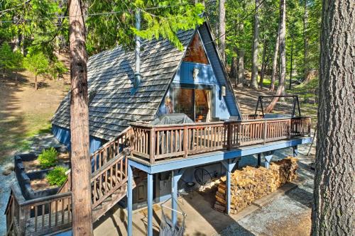 Arnold House | Decks, Grills and Fire Pit Camp Connell Hideaway!