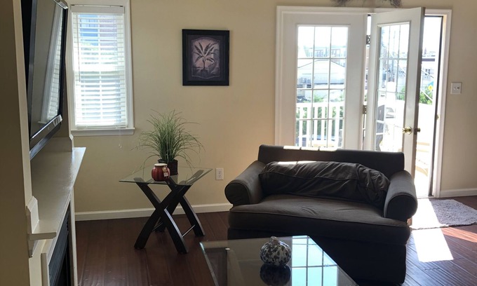 North End Condo | Decks located off living room and bedrooms