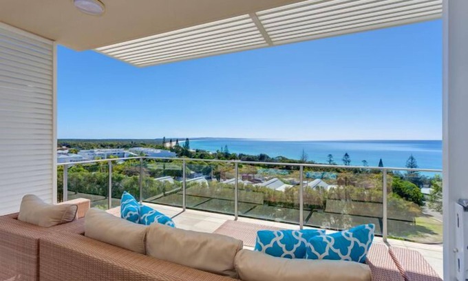 Rainbow Beach Apartment | Dee's Retreat - Oceanview Apartments