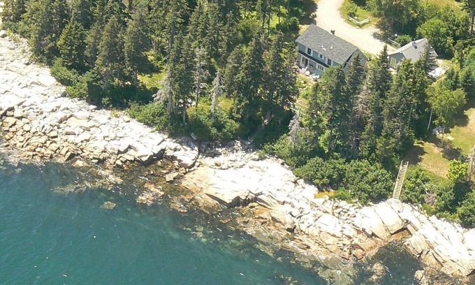 Prospect Harbor Cottage | Deep Water Oceanfront - Schoodic Surf Cottage