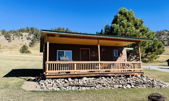 Fishtail Cabin | Deer Cabin - Mountain Views, Hear Rushing River, Private, Pet Friendly