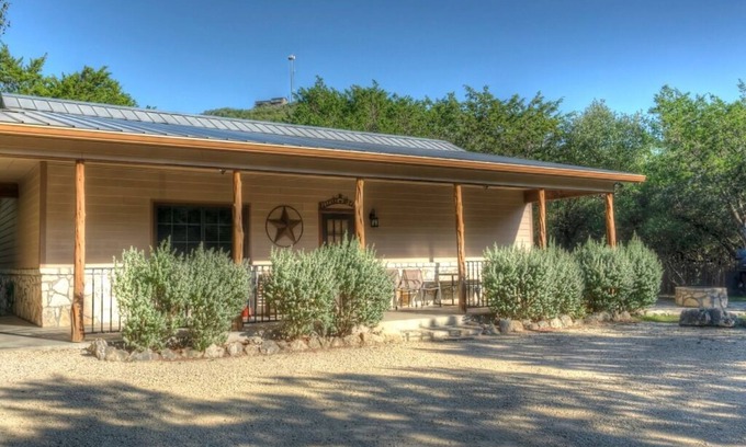 Concan House | Deer Trail @ Frio River Vacation Rentals