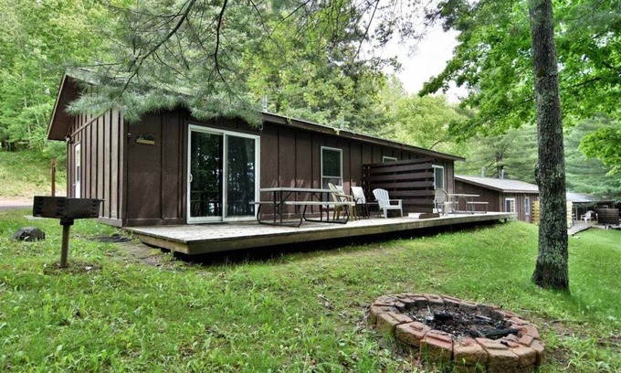 Iron River Resort | Deer Trail Resort Lakeside 3 on Lake Delta near Iron River, WI
