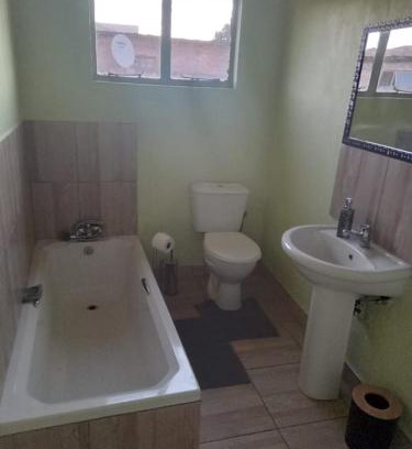 Chaneng Bed & Breakfast | Dees B and B