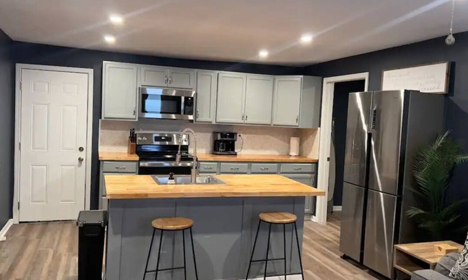 McComb Apartment | Deja Blue