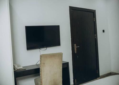Ikotun Hotel | DEL HOTEL and SUITES