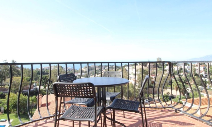 Cerrado de Calderon Apartment | Del Parque Flats Interpares Terrace