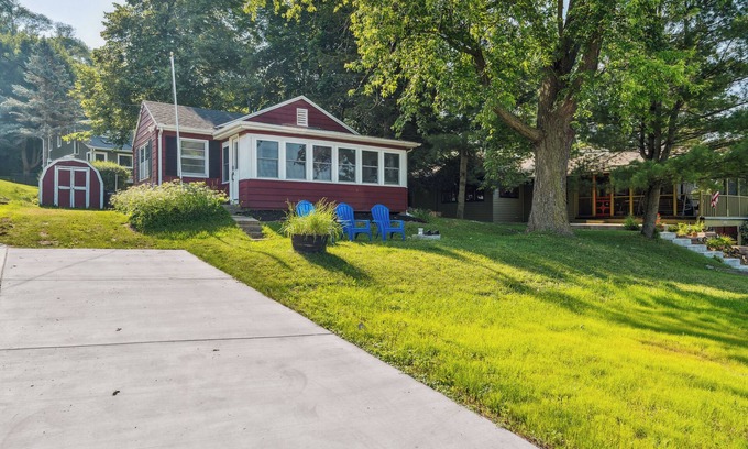 Delavan Cabin | Delavan Retreat w/Patio on Turtle Lake!