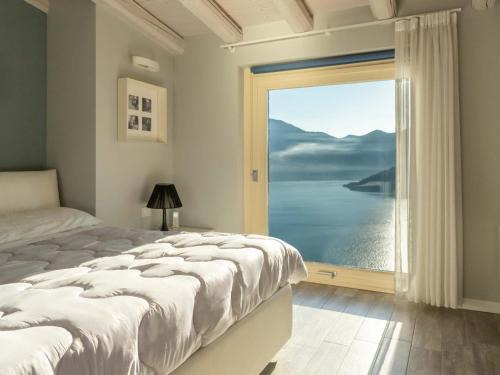 Parzanica Apartment | Delfi - amazing design apartment with Lake view