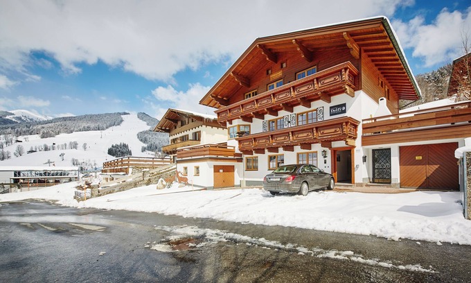 Saalbach-Hinterglemm Apartment | Delfi Ski & Bike Apartments