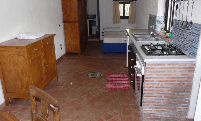 San Gregorio di Catania Apartment | Delightful one-room flat Catania