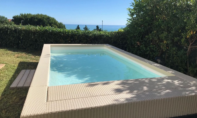 Potenza Picena Villa | Delightful Villino sea view 4km from the beaches with mini Jacuzzi pool.