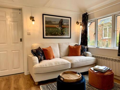 Halvergate House | Delightful 1 bed, 1 bath Norfolk Broads Guesthouse