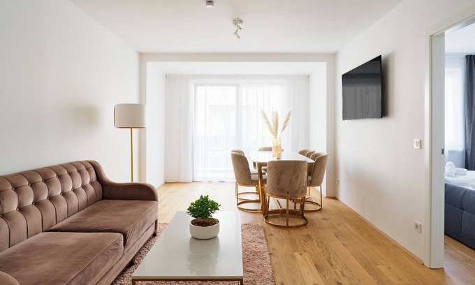 Vienna Apartment | Delightful 2-bedroom apartment with balcony, grill and WiFi in charming Vienna