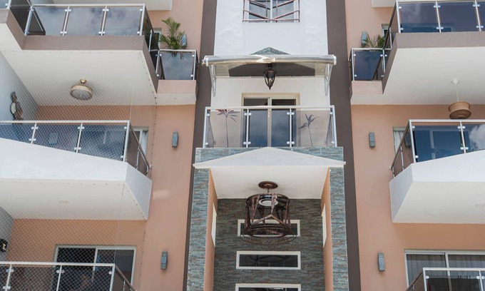 San Cristobal Apartment | Delightful 3-bedroom apartment with AC in Madre Vieja Sur, Sancristobal