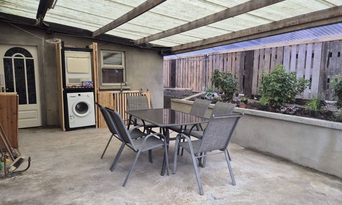 Broadford House | Delightful 4 bed Georgian Cottage Ardboula, Tulla