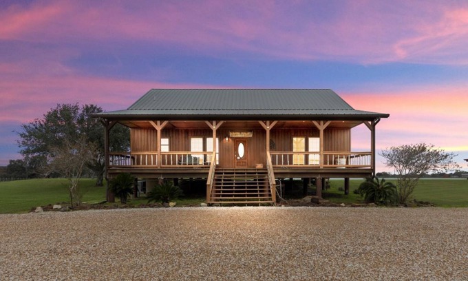 Elmaton Other | ☆Delightful 4 Bedroom, lake view. Sleep 8-12.☆