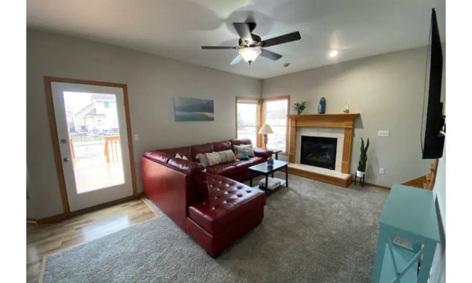 Waukee House | Delightful 5b stay in Paradise!