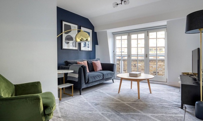 Barbican Apartment | Delightful City of London 2BR w/Balcony, nr Tube Station, by Blueground