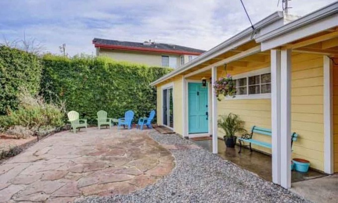 Aptos House | Delightful Home Steps To Sand