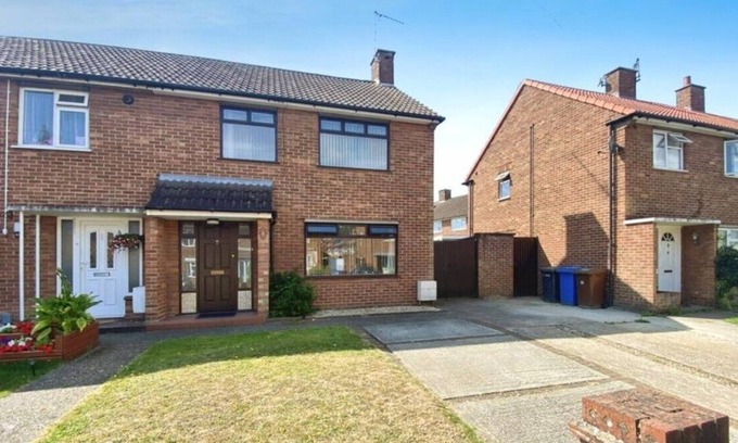 Ipswich House | Delightful-Ipswich-4 Bed-SelfCatering-Parking-Wifi
