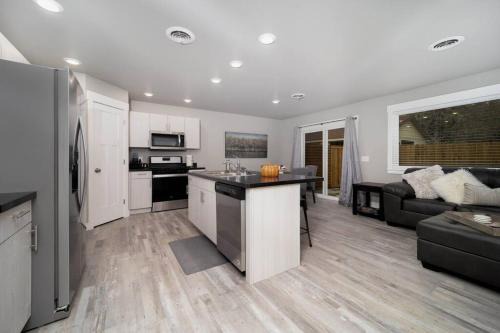 North Park House | Delightful, new townhome downtown