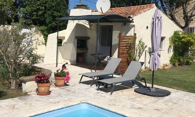 Grans Apartment | Delightful Studio With Pool