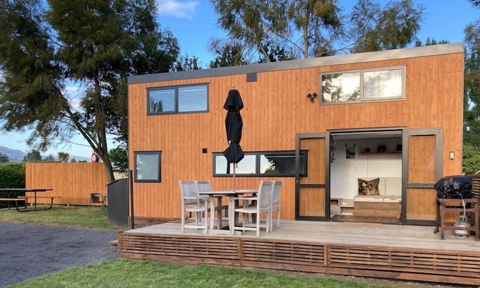 Mosgiel House | Delightful Tiny Home with a whole lot of space