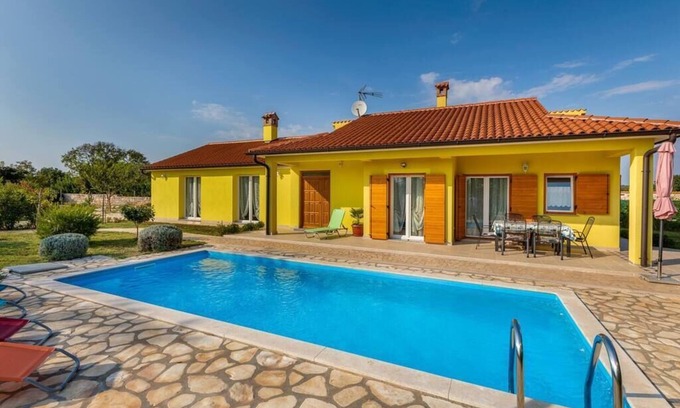 Krmed Villa | Delightful villa with pool for 6 persons