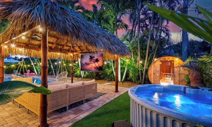 Tropic Palms House | Delray Family Retreat - Heated Pool - Hot Tub - Sauna - Cold Plunge - Games Room