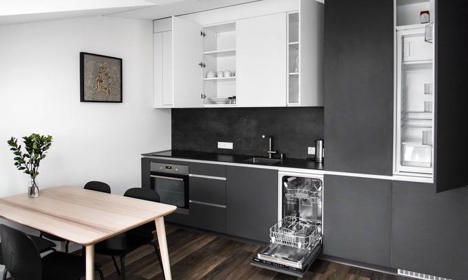 Liberty Avenue Apartment | Deluxe 1 BD Central Apartment in the Main Street by Hostlovers