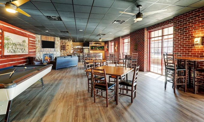 Moline Hotel | Deluxe 2 Queen Stoney Creek Quad Cities, Work Desk, Pool | 3 Units