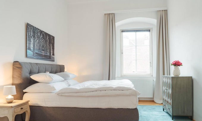 Krems an der Donau Apartment | Deluxe Apartment with Elevator in the old town of Krems with private parking