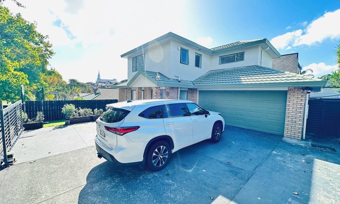 Goodwood Heights House | Deluxe Beauty House near Auckland Airport and City