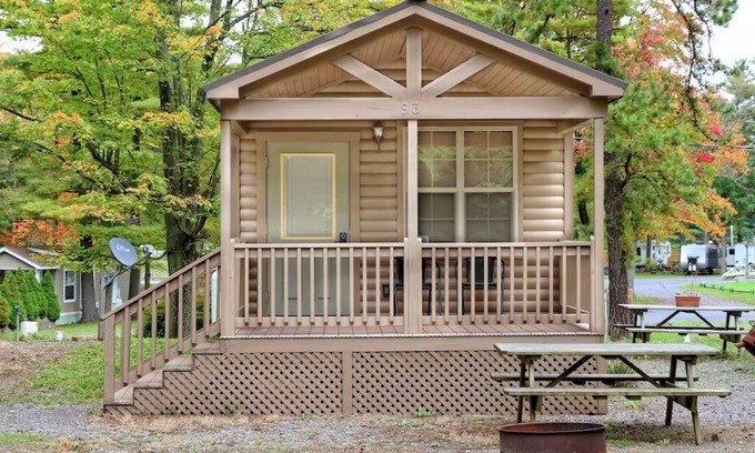 Spring Mills Cabin | Deluxe Cabin 69 w/4 Beds