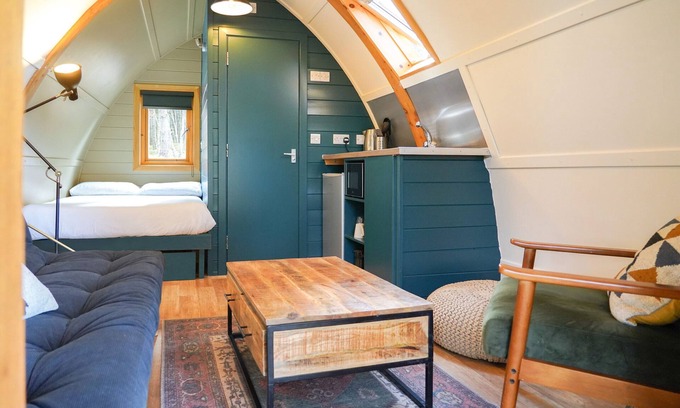 Weston Cabin | Deluxe Cosy Cabin With Wood Fired Hot Tub