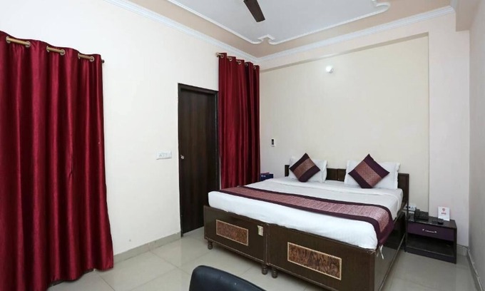 Mahipalpur Hotel | Deluxe Double Room - 2 Adults + 1 Child - Hotel Ramida Suites At Delhi Airportnn