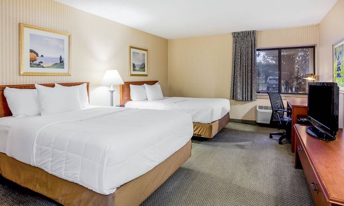 La Crosse Hotel | Deluxe Double Room Non-Smoking