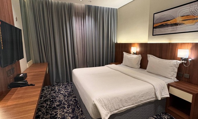 Mecca Hotel | Deluxe Room - King Bed or Twin - 001