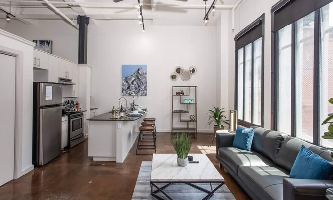 Downtown Fort Worth Apartment | Deluxe Top-floor Penthouse | Downtown Fort Worth