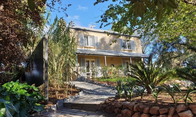 Upper Wakefield Cottage | Dennis Cottage Clare Valley